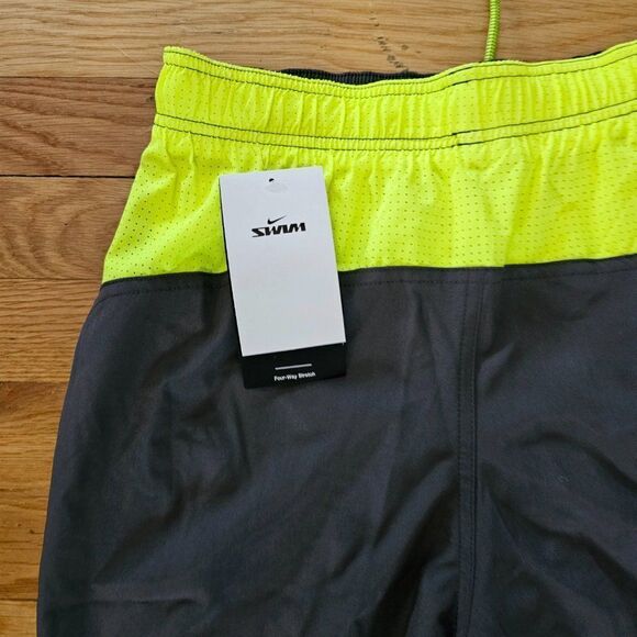 Nike Men Four Way Stretch Contend Water-Repellent Color blocked 9" Swim trunks - Picture 11 of 11